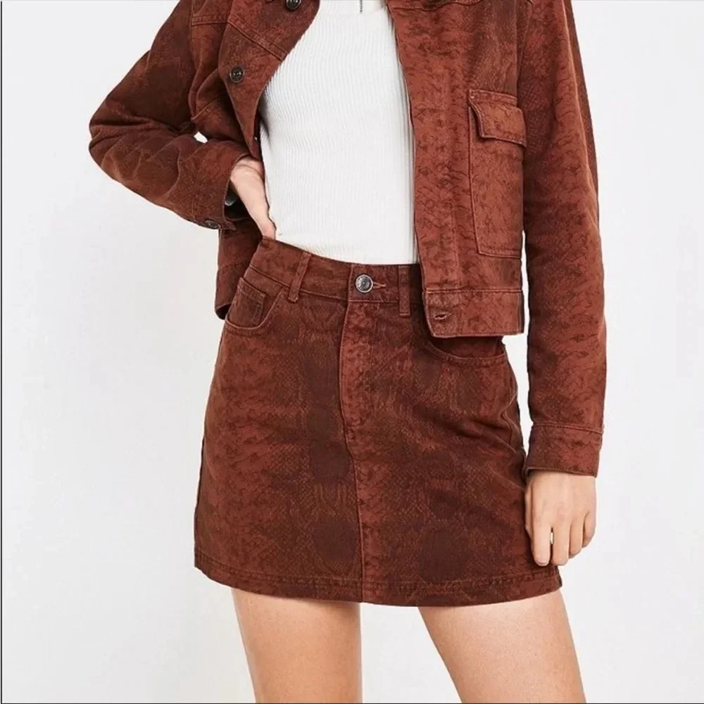 ✨NWT Urban Outfitters BDG Burnt Orange Snakeskin Mini Skirt Women's Size Small